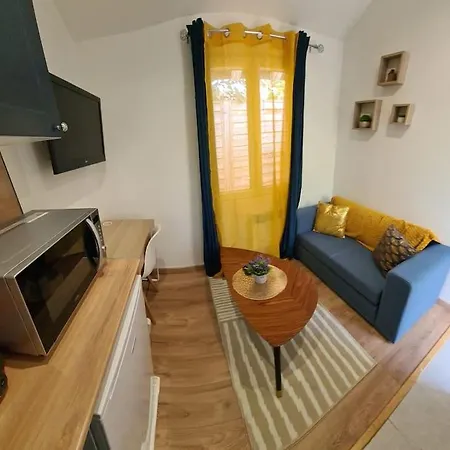 Petite Maison Cosy Dans Un Jardin. Ermont Exterior photo